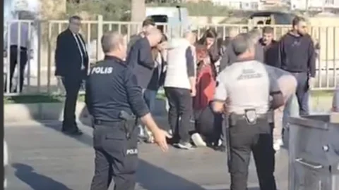 Akdeniz'de Çocuğa Araç Çarptı: Yaralı Çocuk Hastaneye Kaldırıldı