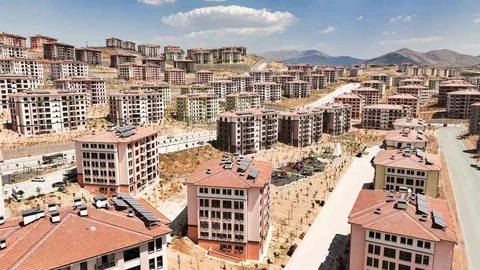 Deprem Bölgesinde Konut Teslimatları Artıyor