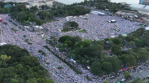 Filipinler'de Büyük Protesto