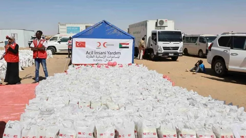 Türk Kızılay Sudan'a Yardım Gönderiyor
