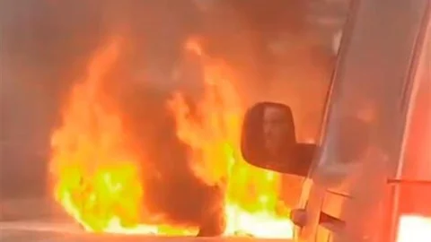 Sultangazi'de Araç Yangını