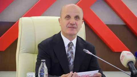 Üniversitelerde 3 Yılda Mezuniyet