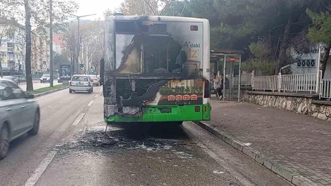 Bursa'da Otobüs Yangını Paniği