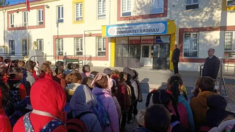 Kütahya'da Bayrak Törenleri Önemli Mesajlar Taşıyor