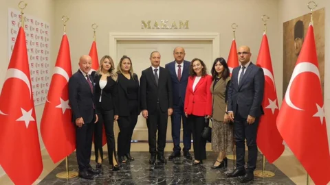 Tarsus’ta Öğretmenler Günü Etkinlikleri Kaymakamlık Ziyaretiyle Başladı