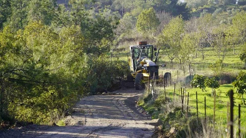 Manisa'da Ova Yolu Bakım Çalışması