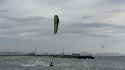 İstanbul'da Sörf Tutkunlarının Rüzgar Keyfi