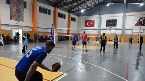 Yüksekova'da Voleybol Turnuvası Başladı