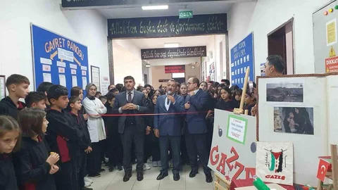 İmam Hatip Öğrencilerinden Sergi Etkinliği