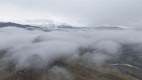Erzincan'da Sis Bulutları Görsel Şölen Yarattı