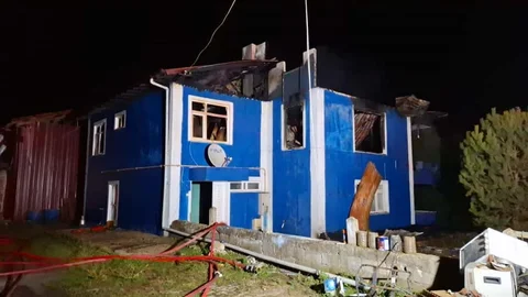 Erenler'de İki Katlı Ev Yangını