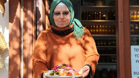 Kışın Vazgeçilmezi Turşu Tezgahları Çorum'da Başladı