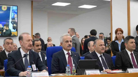 Ulaştırma Yatırımları Hızla Devam Ediyor