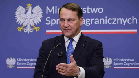 Polonya Rus Konsolosluğunu Kapatıyor