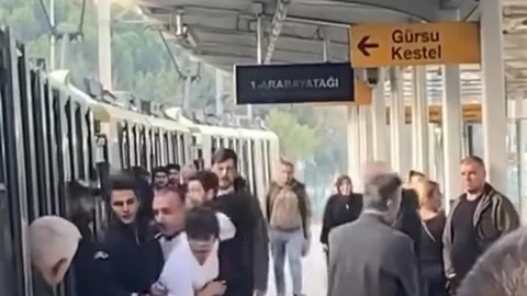 Bursa'da Metroda Koltuk Tartışması