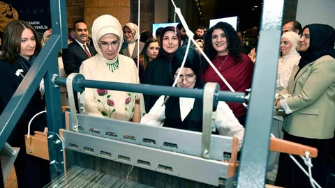 Emine Erdoğan'dan Sof Kumaşı Açıklamaları