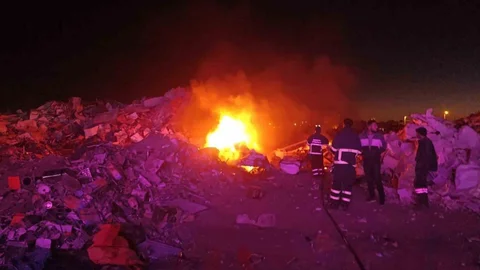 Mardin'de Hurdalıkta Yangın Çıktı