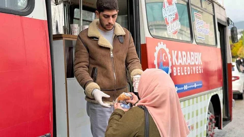 Karabük'te Soğuk Günlerde Sıcak Çorba İkramı