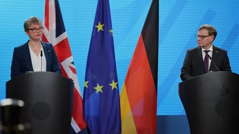 Almanya Dışişleri Bakanı İstanbul'daki Görüşmeleri Destekliyor