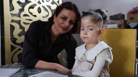 Fatma'nın Okuma Sevgisi Evde Gelişiyor