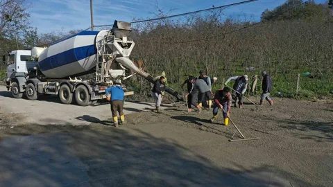Ordu'da Beton Yol Çalışmaları Sürüyor