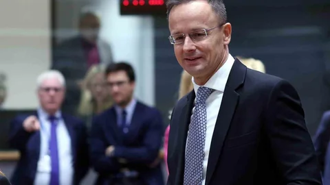 Macaristan Dışişleri Bakanı'ndan AB'ye Eleştiriler