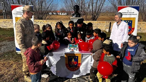 Erzincan'da Jandarmadan Öğrencilere Sürpriz Etkinlik