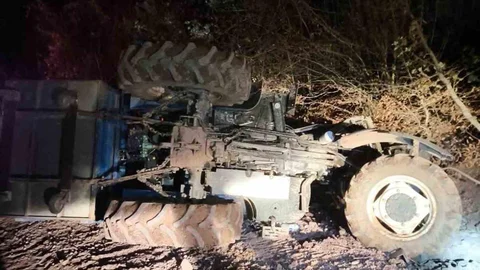 Bolu'da Traktör Devrildi İki Kişi Yaralandı