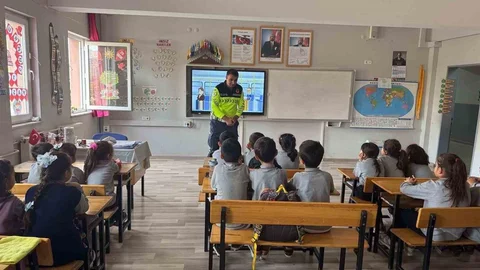 Sarıgöl'de Öğrencilere Trafik Eğitimi Verildi