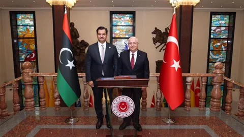 Bakan Güler, Hafter’i Kabul Etti
