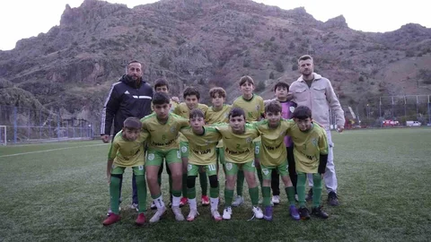 Gümüşhane'de Başkan, Antrenör ve Kaleci Bir Arada