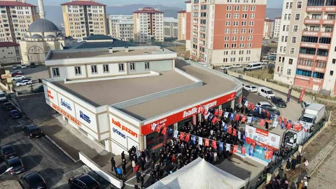 Erzurum'da Yeni Halk Pazarı Açıldı