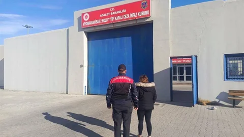 Afyonkarahisar'da Aranan Dolandırıcı Yakalandı