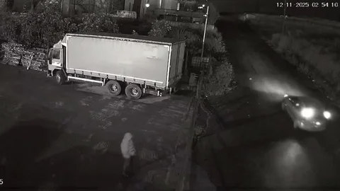 Arnavutköy'de Fabrikaya Silahlı Saldırı