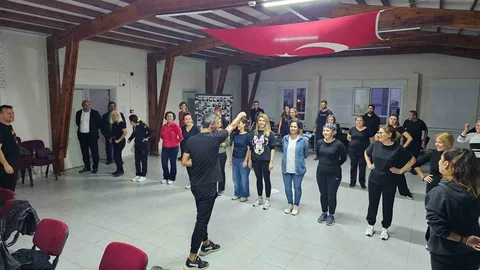 Ayvalık'ta Halk Dansları Projesi