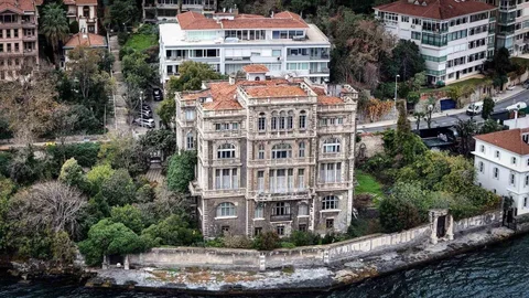 Zeki Paşa Yalısı Yeni Sahibine Kavuşmayı Bekliyor