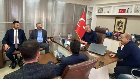 Kuşadası'nda Ticaret Sorunları Görüşüldü