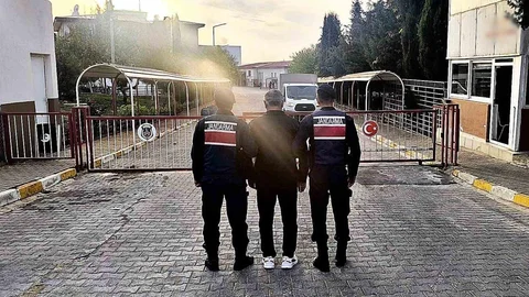 Hırsızlık suçundan aranan şahıs yakalandı