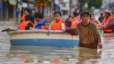 Vietnam'daki Sel Felaketinin Bilançosu Ağırlaşıyor