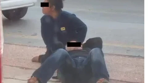 Anıt Mahallesi’nde Sokak Ortasında Şok Dayak! Öfkeden Deliye Dönen Kadın, Kocasını Dövdü!