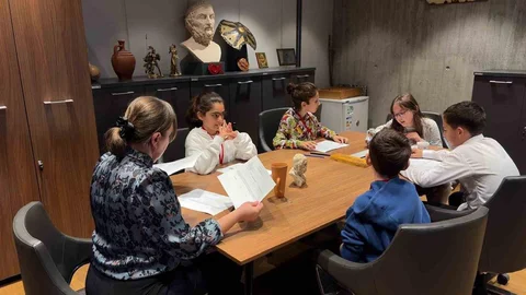 Çocuklar Troya Müzesi'nde Görev Aldı