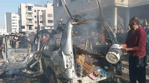 İsrail Gazze'ye Hava Saldırısı Düzenledi