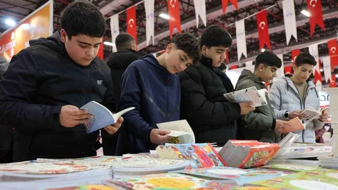 Elazığ'da 6. Kitap Fuarı Açıldı