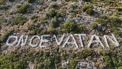 Datça'nın Gençleri Simgesine Sahip Çıktı