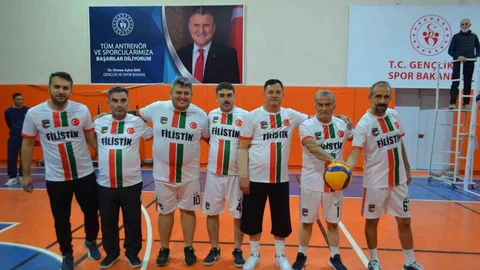 Manisa'da Voleybol Turnuvası Tamamlandı