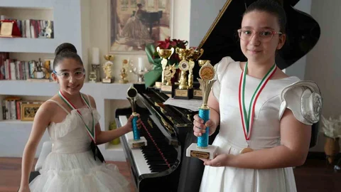 Gaziantep'te Minik Piyanistler Şampiyon Oldu