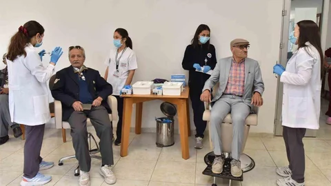 Kepez'de Huzurevi Sakinlerine Diş Tarama