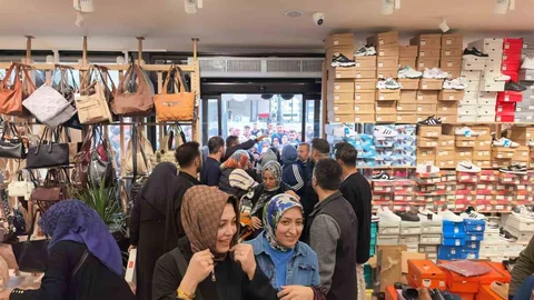 Bursa'da 10 Liralık Ürünlere Yoğun İlgi