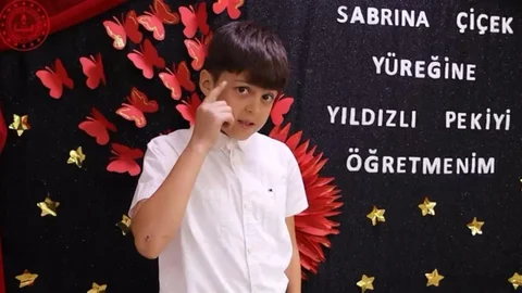 Bolu'da Öğrencilerden Eğlenceli Kutlama