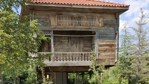 Ankara'da 200 Yıllık Serender Yandı